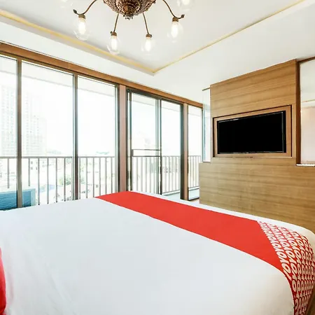 Super Oyo 458 Nakorn Siam Boutique Hotel